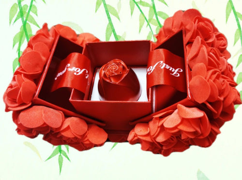 Metal Rose Necklace Gift Box – A Romantic Valentine’s Surprise